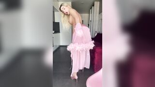 My booty is ready to bounce on you, Honey