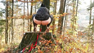 Posing with a Anal set in stuck up the ass
