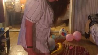 Sexy step mama in bra and panties popping balloons with cigarettes, gets her lascivious and vagina moist