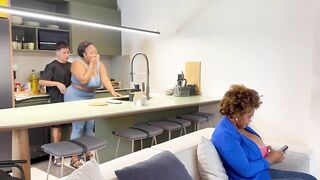 The boss should never have hired me-Danisha MILF y Hotty Owenx