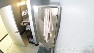 Shower web camera cutie gets off with his aid