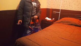 me jalo la verga y saco mi goo