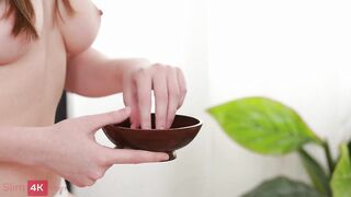 The masseuse's large boobs leave no client indifferent