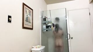 Golden-haired Gets Soapy & Slutty in the Shower