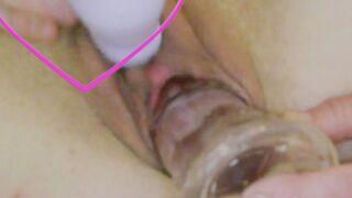 amateur sex session: milf gets a sneaky creampie