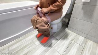 The Daily Water closet S2 Movie 21
