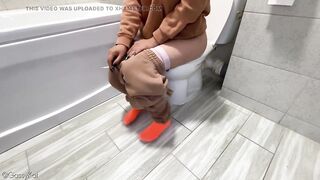 The Daily Water closet S2 Movie 21
