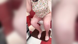 Farting on the lavatory