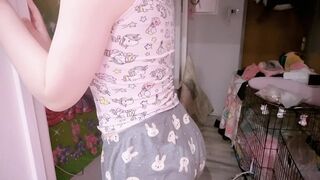 my TEEN stepSister masturbating in shower, I've to help her!