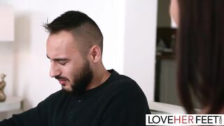 Delivering Sloppy BJ Before Face Banging