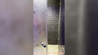?Pissing On The Spa, I Hope Nobody DISCOVER Me?