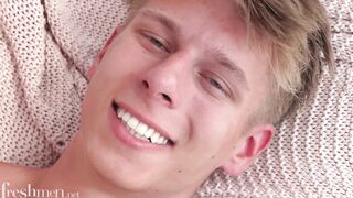 HAWT TWINK JERKING OFF
