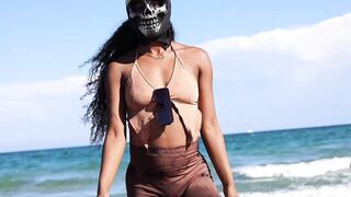 Beach joy with maskbarbi3