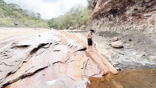 Gorgeous YOUNG COLLEGE GIRL goes to the river after her classes and meets A STRANGER AND ENDS UP SCREWING OUTDOORS IN COLOMBIA!