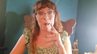 Redhead MILFs naughty smokin' fetish habits