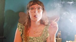 Redhead MILFs naughty smokin' fetish habits