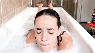 CHEEKYMZ CUTUE BRUNETTE CUMS IN THE BATH