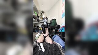 Breathplay manacled with noose and bag