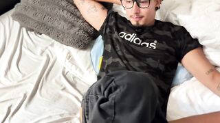 TURBO CUM SHOTS BETWEEN BIG DICK GUYS