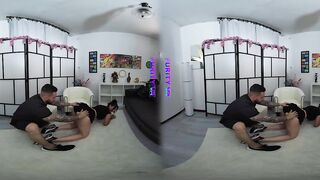 PURITYVR Twat stretching with Debora Mancini
