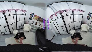 PURITYVR Twat stretching with Debora Mancini