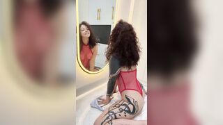 Tattooed butt spreads wide whilst licking mirror ?