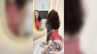 Tattooed butt spreads wide whilst licking mirror ?