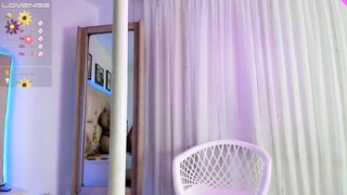 Redhead Otaku with Ideal Booty Seduces YOU Live