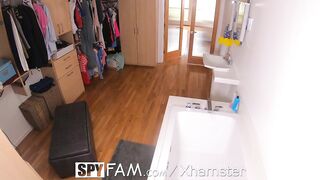 SPYFAM Accidental DEEP Creampie INSIDE Step Sister