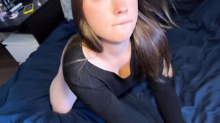 She came on our first date without panties... I can't resist her cunt