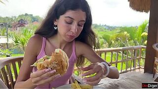 Hotty Asks Waiter to Cover Her Face with Cum in Public Cafe to Eat Burger