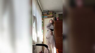 Would u fuck me on the street, in front of strangers? ?