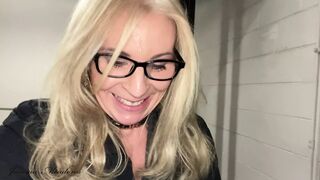 Risky hotel stairwell oral-job-job and facial, public cumwalk