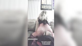Alternative pawg cums all over her pillow