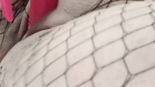 Quickly cumming whilst everyone is