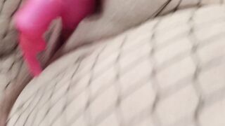 Quickly cumming whilst everyone is