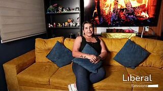 Mature Colombian BBW cheats on her husband and makes her first porn movie scene