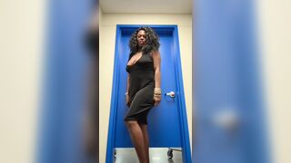 EBONY TRANNY TRANSFORMS RIGHT BEFORE YOUR EYES