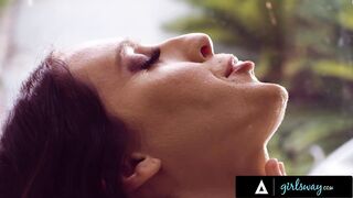 GIRLSWAY - Honey Aiden Ashley Teaches Obsessed Cadence Lux The Art Of Self Squirting & Swallowing