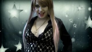 Watch me doing enchanting exercises and clean my sport kneeckers