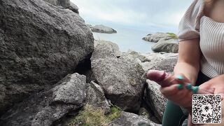 Found that Big Butt Cutie on a hiking Trail and banged her in a Public Cave!