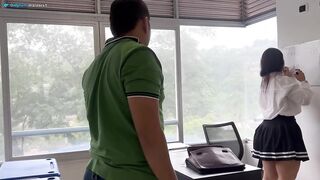 ALUMNO SE COGE A SUMAESTRA EN EL SALON! ANECDOTA? ME COGI A MI MAESTRA MARA!