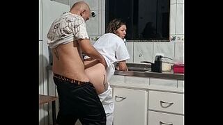 The maid got fucked in the ass in the kitchen during the time that washing the dishes.