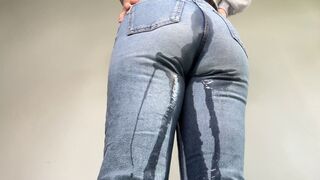 Love to Pee in Jeans