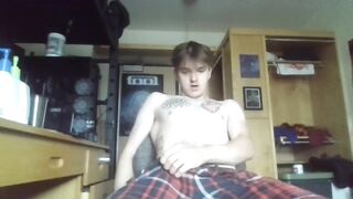 Intense moaning shooting PLUMP loads