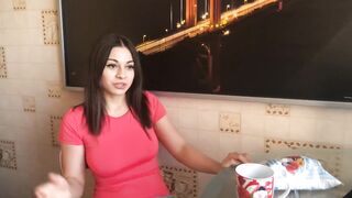 ?A neighbor came to meet at the same time and have sex?