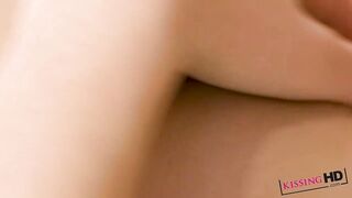 Keep eating...don't stop! - Kissing HD