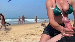 A stranger milf makes me cum on a public beach...