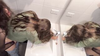 My friend encourages me by giving me her long fingers in my soaked twat