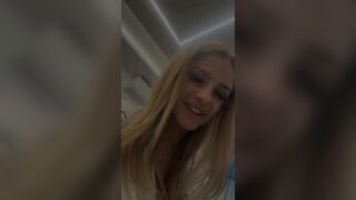 18 Year Old Italian Webcam Star Golden-haired Pays the Delivery Chap with Sex and a Jizz flow in Her Mouth